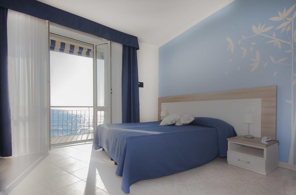 Hotel Bel Sit Alassio Szoba fotó